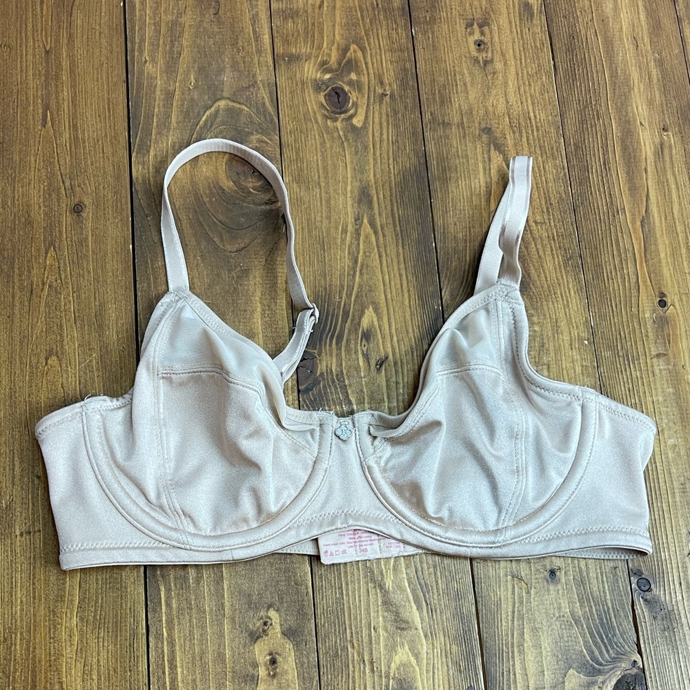 Breezies 34B body brilliance cut and sew unlined underwire bra nude color